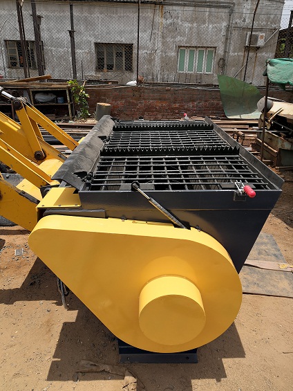 Attachment Type Concrete Mixing Bucket in Ahmedabad, India